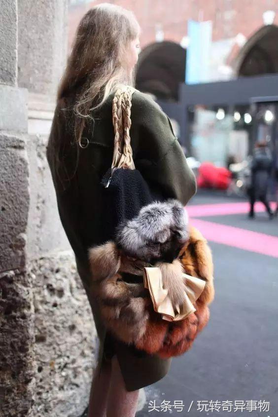 冬天除了衣服要暖，包包也要配合你！