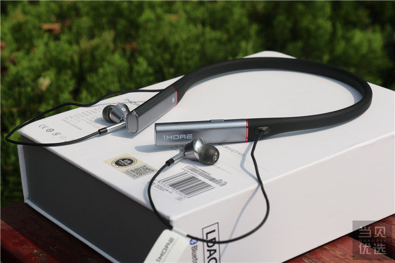 1more蓝牙无线耳机使用方法,1more无线蓝牙耳机使用方法
