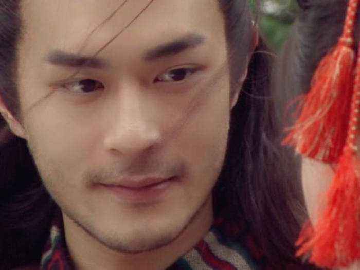 圆月弯刀兵器的评价,圆月弯刀武侠经典