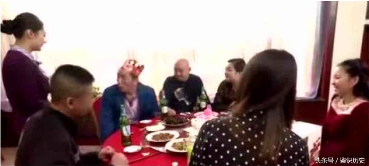 农村追梦女孩爱画画,专家:画的毛线球?女孩坚持,后拿国外大奖