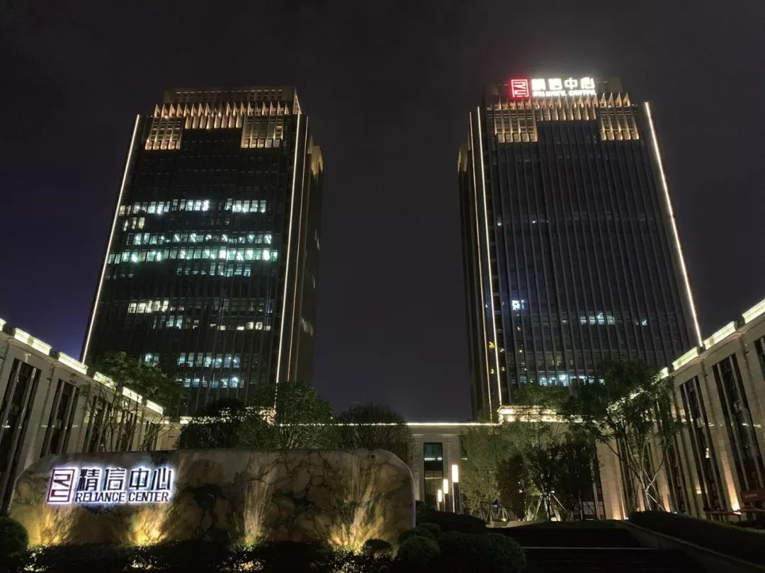 iPhoneXsMax还值得买吗？深度体验后你会有答案