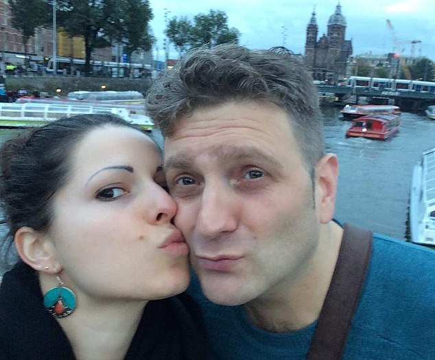 英国男子花45万植入仿真生殖器,不料第一次*生活性**后患重疾被禁欲