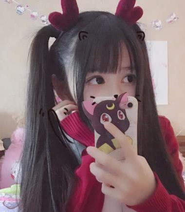 蔡萝莉穿马面裙,蔡萝莉穿粉色裙子