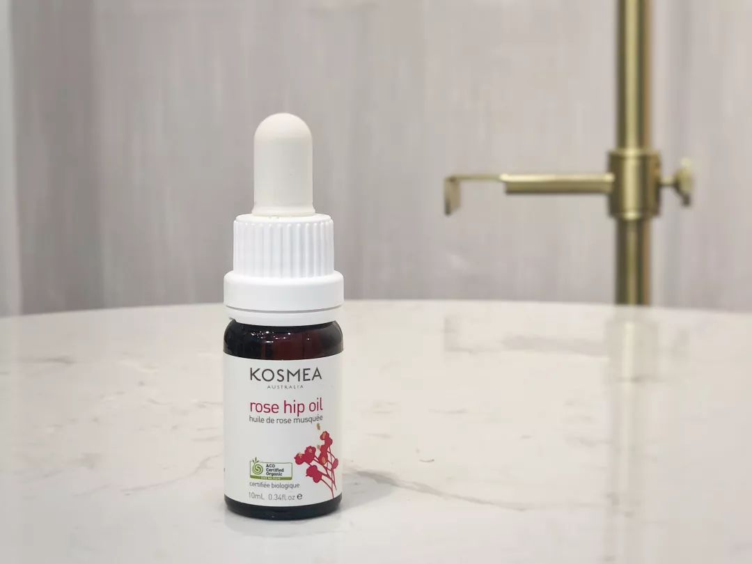 有了全世界3秒卖一瓶的“液体黄金“，干燥、长痘就与你无缘了！