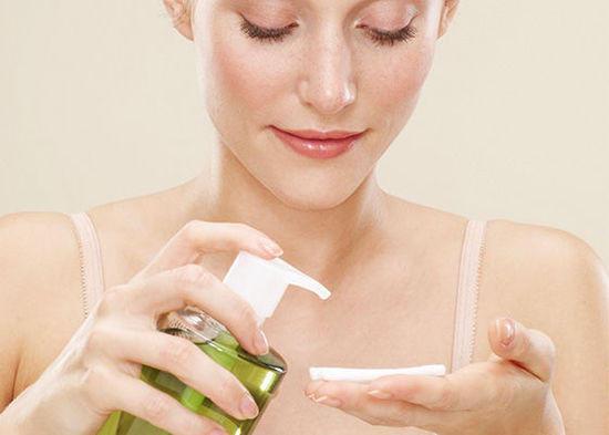 素颜霜涂在手关节上不均匀怎么办,素颜霜为什么在脸上会搓泥不均匀