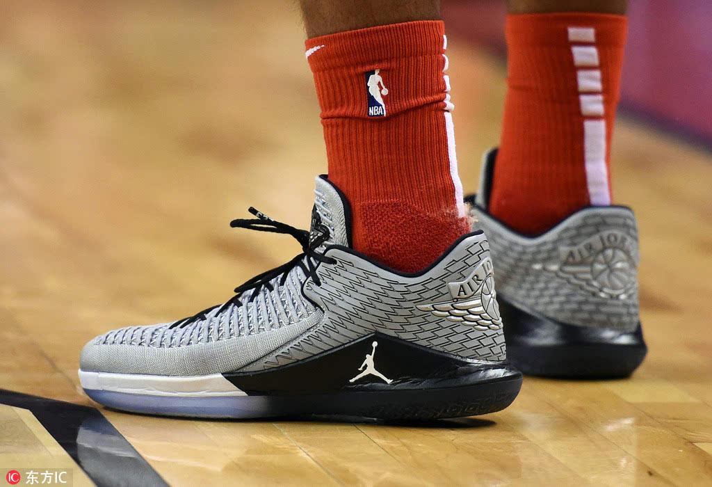 25日NBA球鞋上脚一览：库里51分之夜战靴竟是它