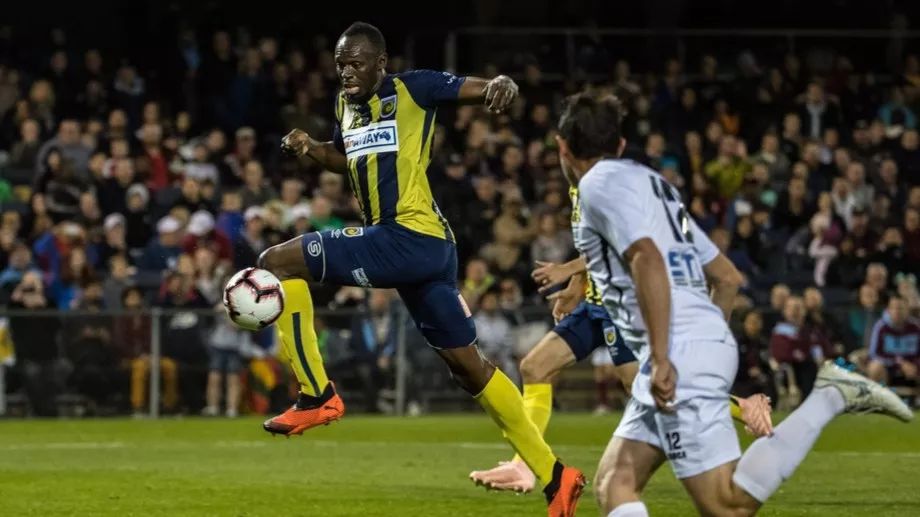 飞人博尔特终结足球梦,田径传奇博尔特