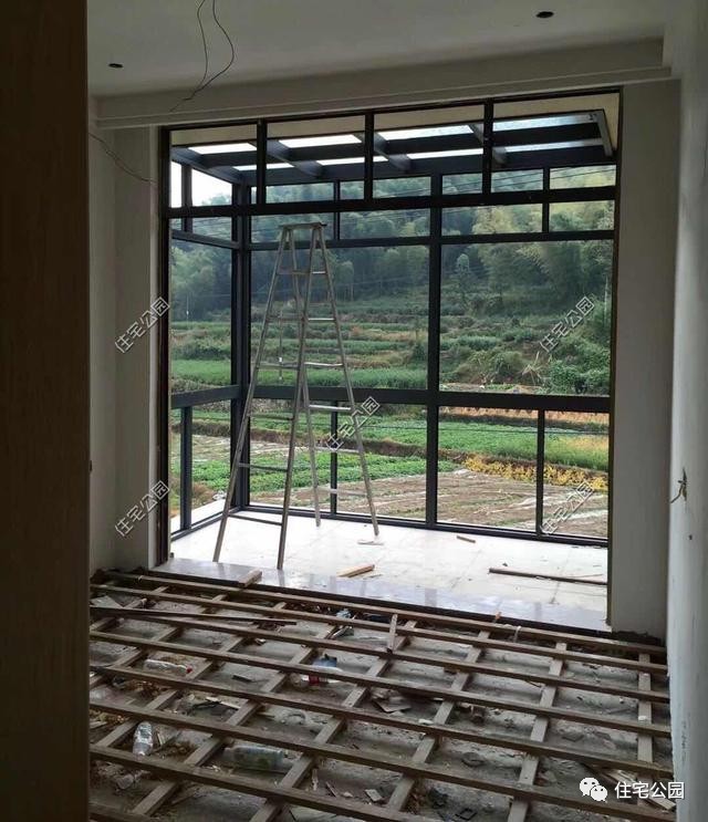 农村自建房三层小别墅真实视频,2022年河南自建房包工280一平贵吗