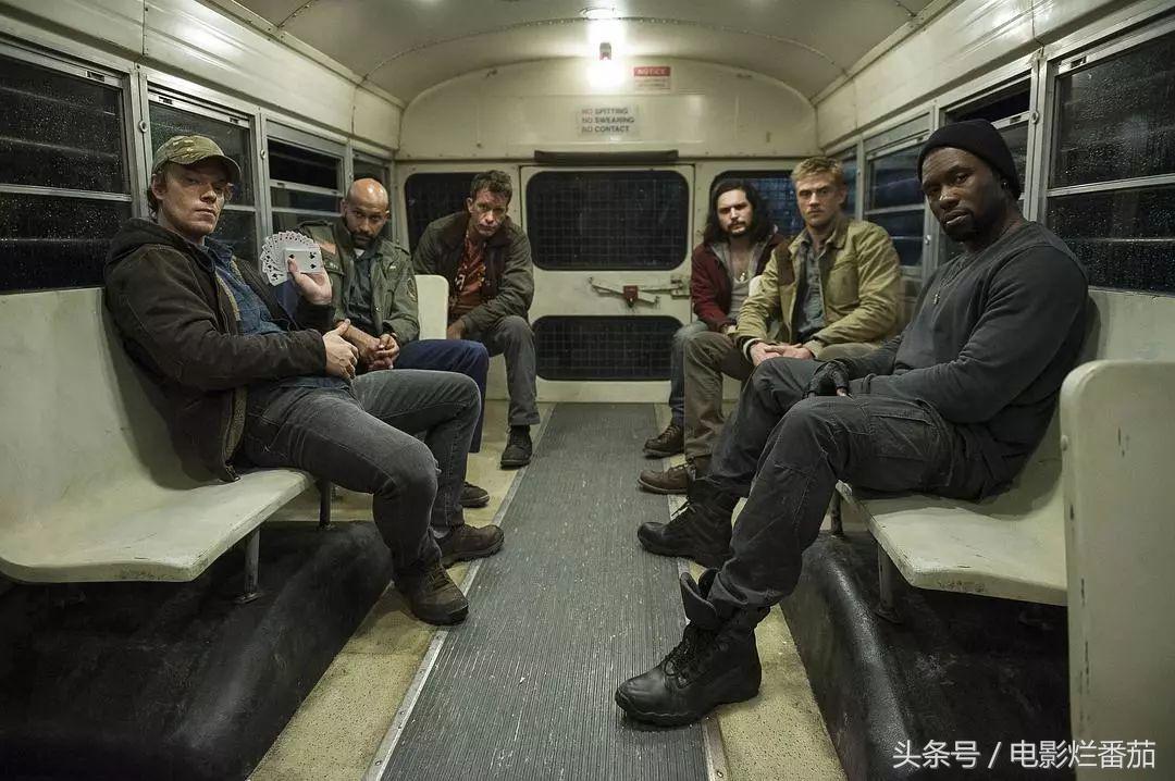 第一部铁血战士电影,铁血战士系列最值得看的