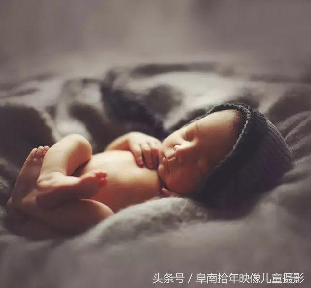 新生儿满月照摄影作品,新生儿满月照模板