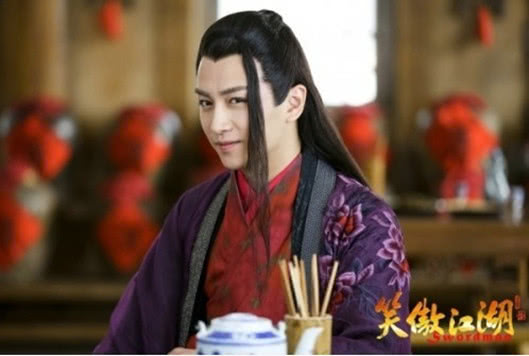 笑傲江湖里面的林平之是怎样的人,笑傲江湖林平之的辟邪剑法