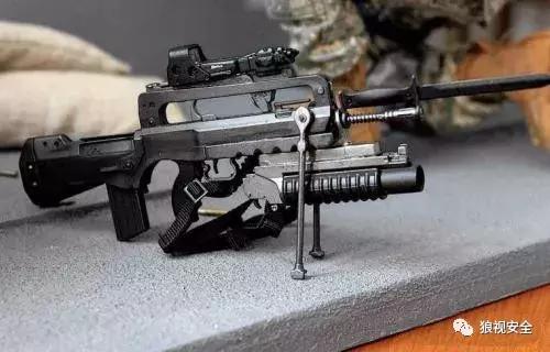 famas自动步枪是95式吗,95式步枪没有空仓挂机吗