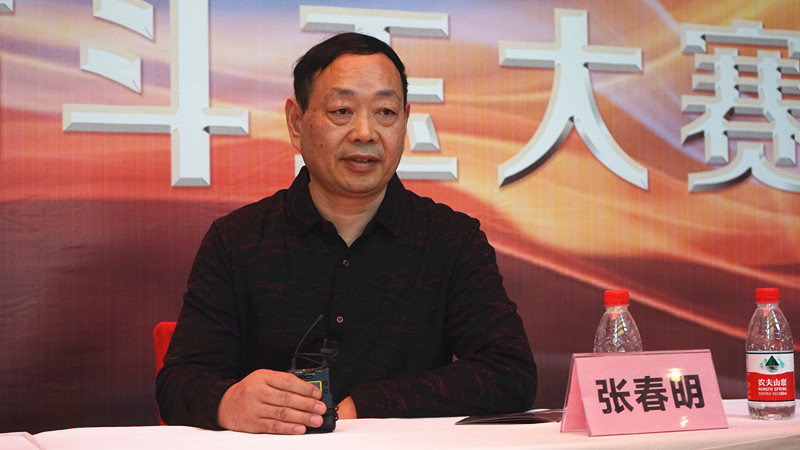 虹桥古玩城斗玉成瘾—好玉者近悦远来