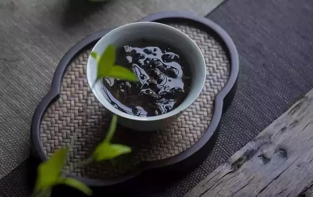 什么茶汤最好香浓厚,一杯茶的滋味视频