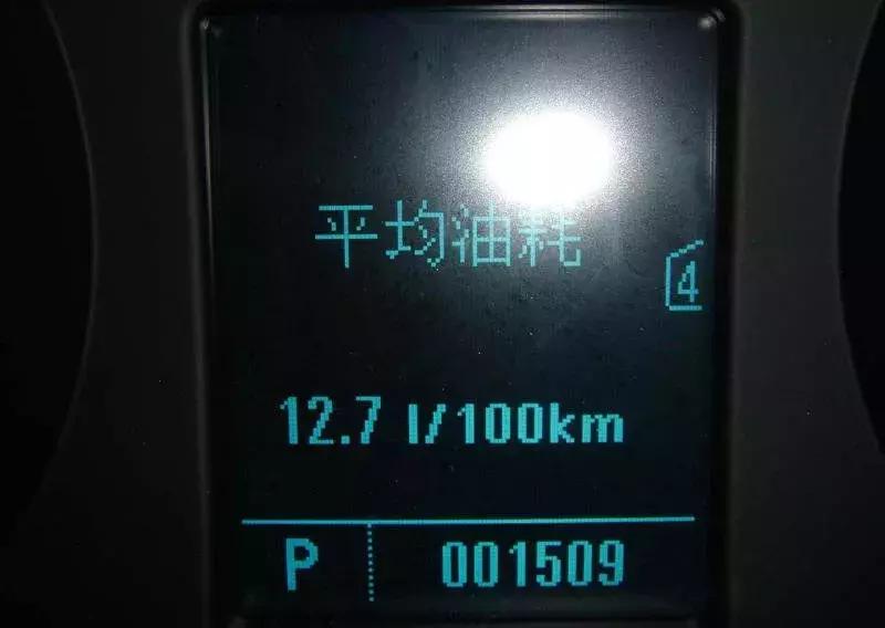 车子机油加多了怎么吸出来,机油加多了车子跑不动怎么办