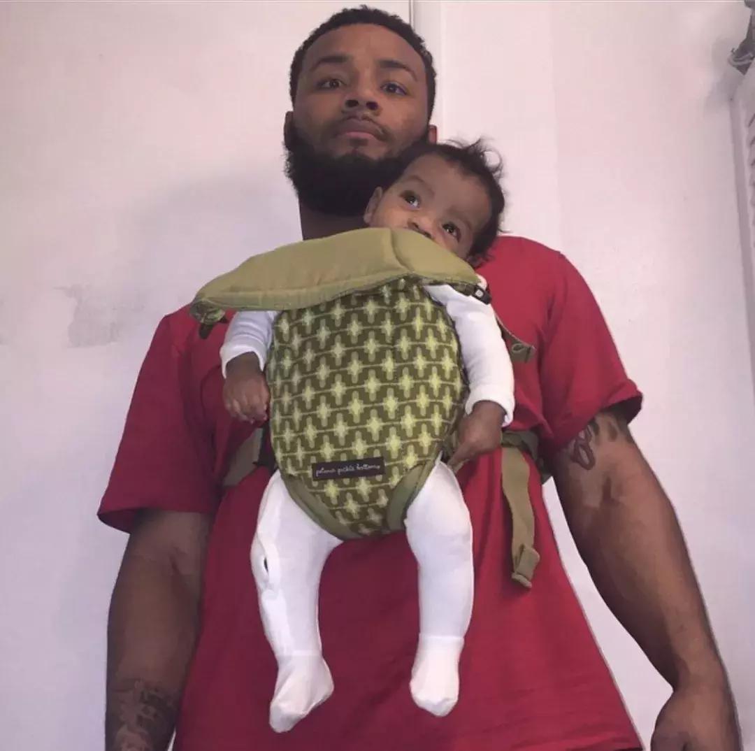 浜湁100涓囩矇涓濆嵈琚槻绗戠殑瑙嗛,700涓囩矇涓濆拰骞崇簿鑻变富鎾鍢茶