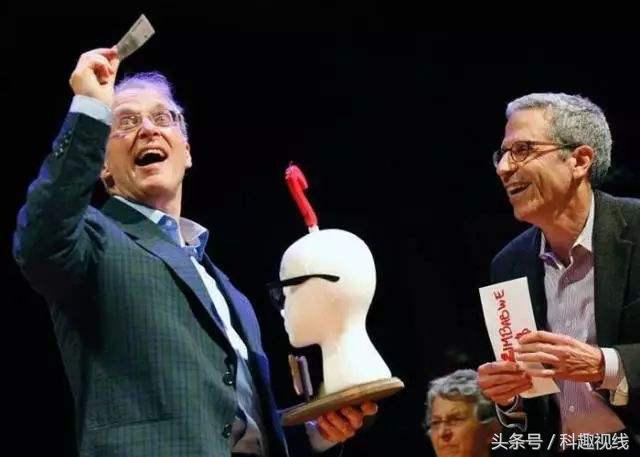 科学家发表了一篇“猫是液体”的论文，获得了搞笑诺贝尔奖