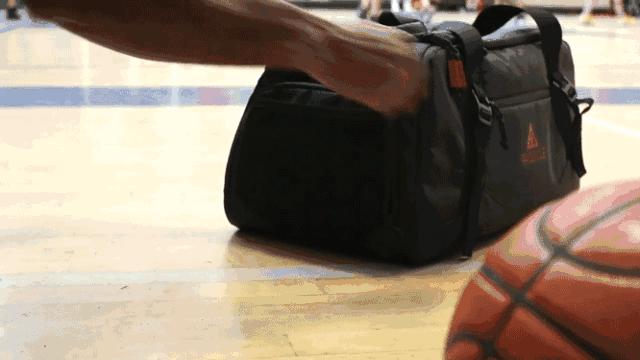 外国人发明悬浮背包的视频,美国人发明的一个小玩意