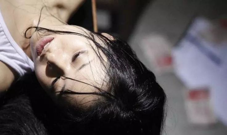 高清、特写的苍老师,其实穿上衣服更美