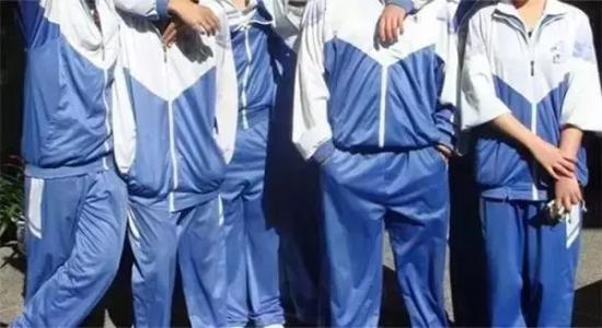 这种又舒适又时髦的卫裤请给我来一打好吗？