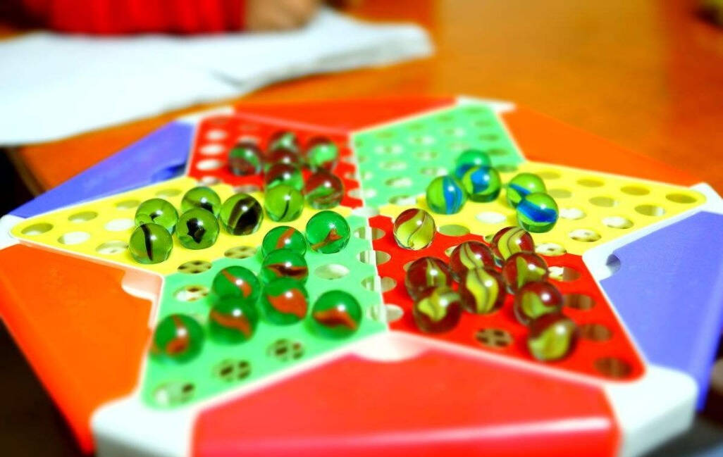 适合爸爸儿子玩的亲子游戏,适合陪孩子玩的游戏棋