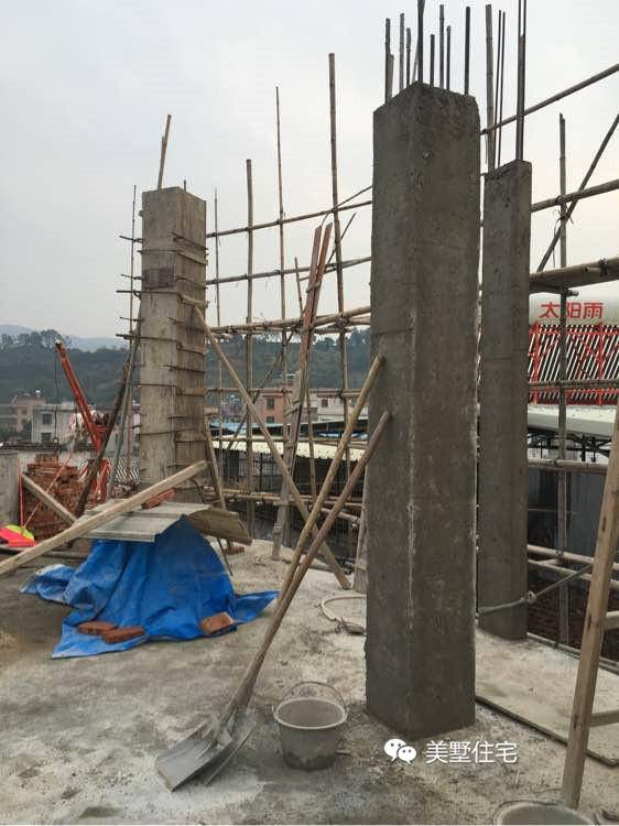 农村三层自建房旧房改造全过程,农村旧房翻修屋顶造别墅