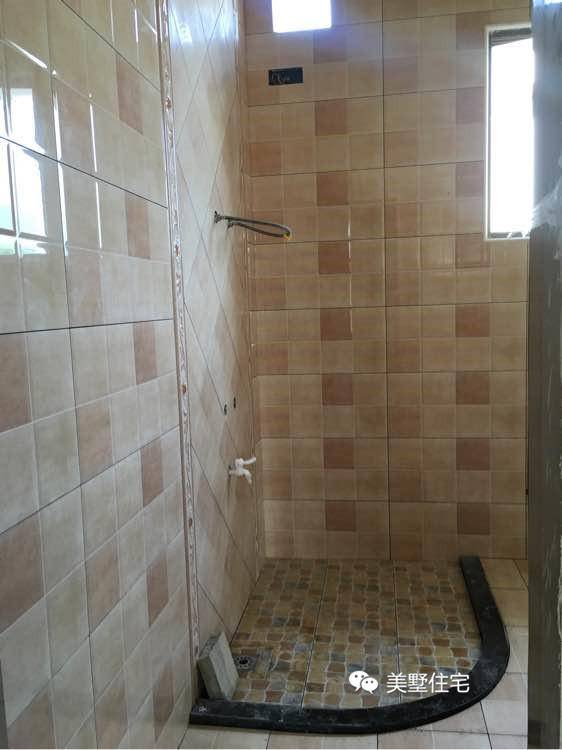 *东王广**先生小户型建别墅，加个复式楼，造价30万堪称村里最美！