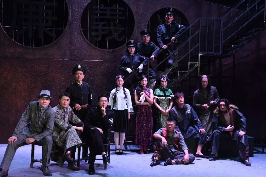 学生党看免费电影,模范监狱易中天