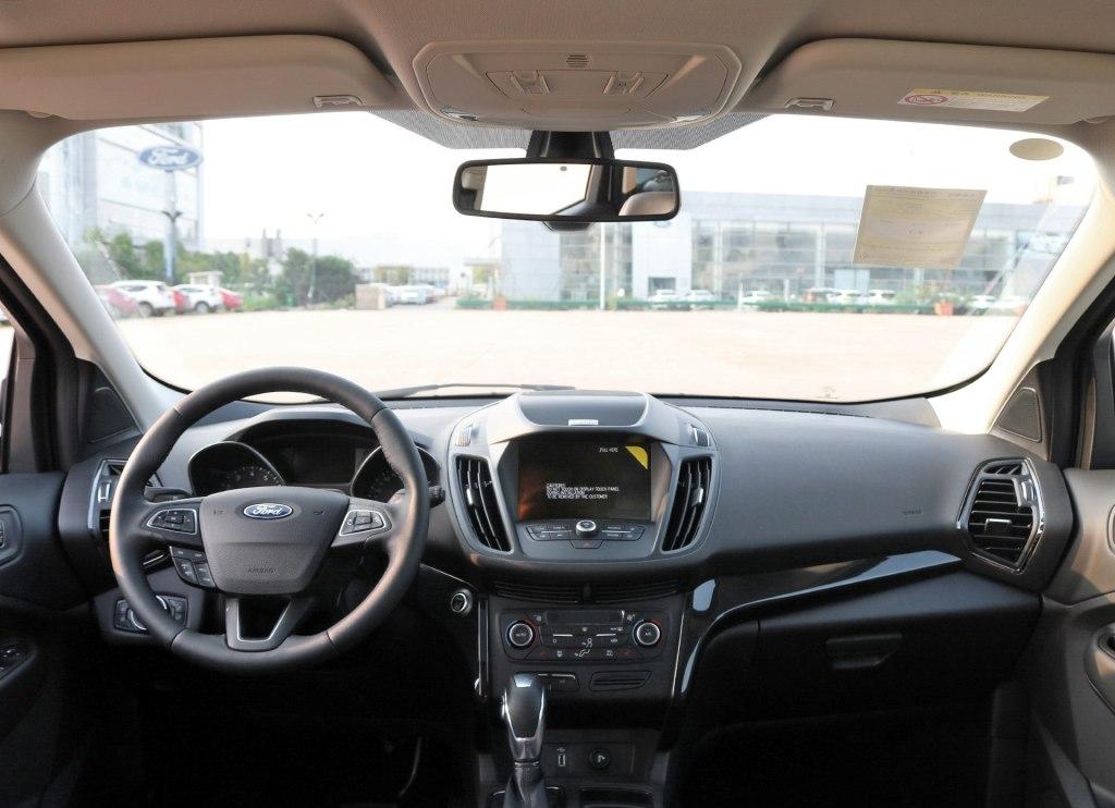 福特翼虎对比大众途观,新款福特翼虎对比老款途观