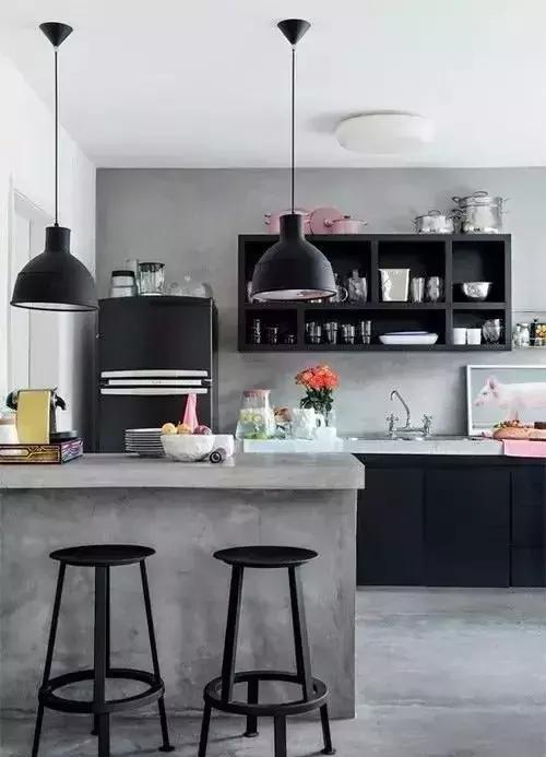 水泥自流平工序施工完整视频效果,自制蓝色水泥自流平的方法