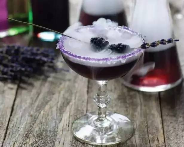 万圣节鸡尾酒来袭，非战斗人员请迅速撤离！