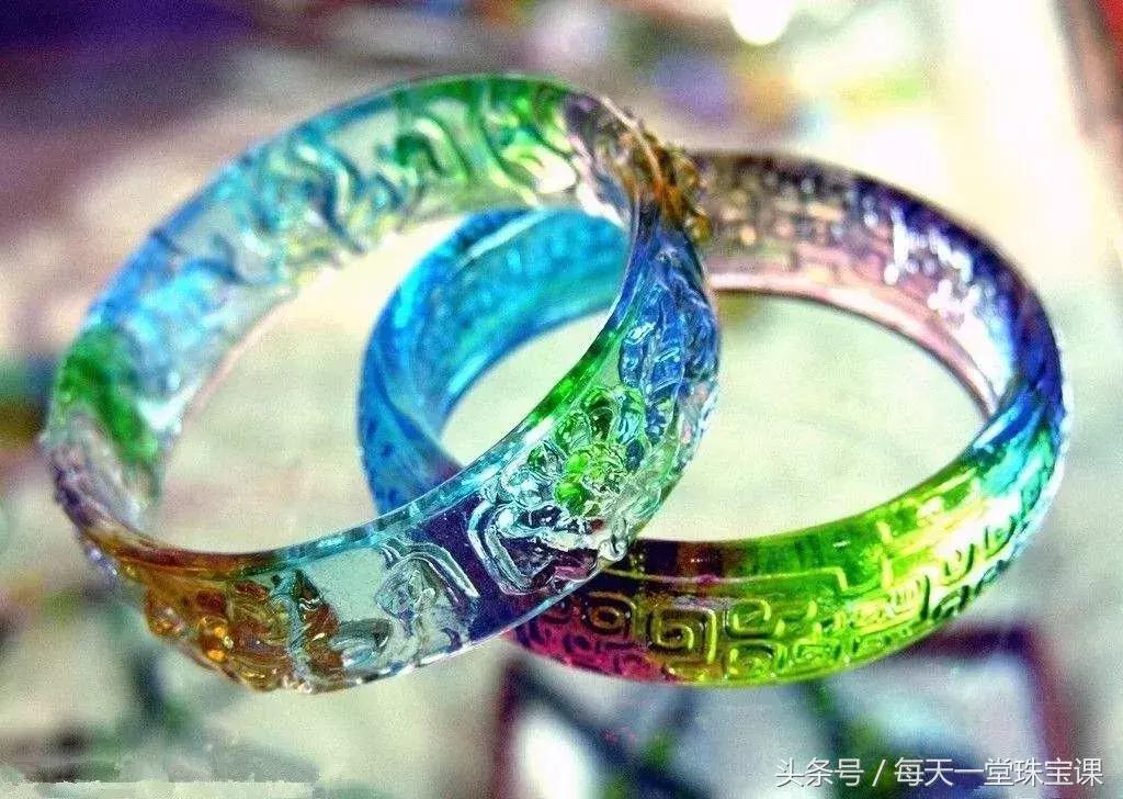 锆石和施华洛世奇水晶哪个值钱,十大假珠宝