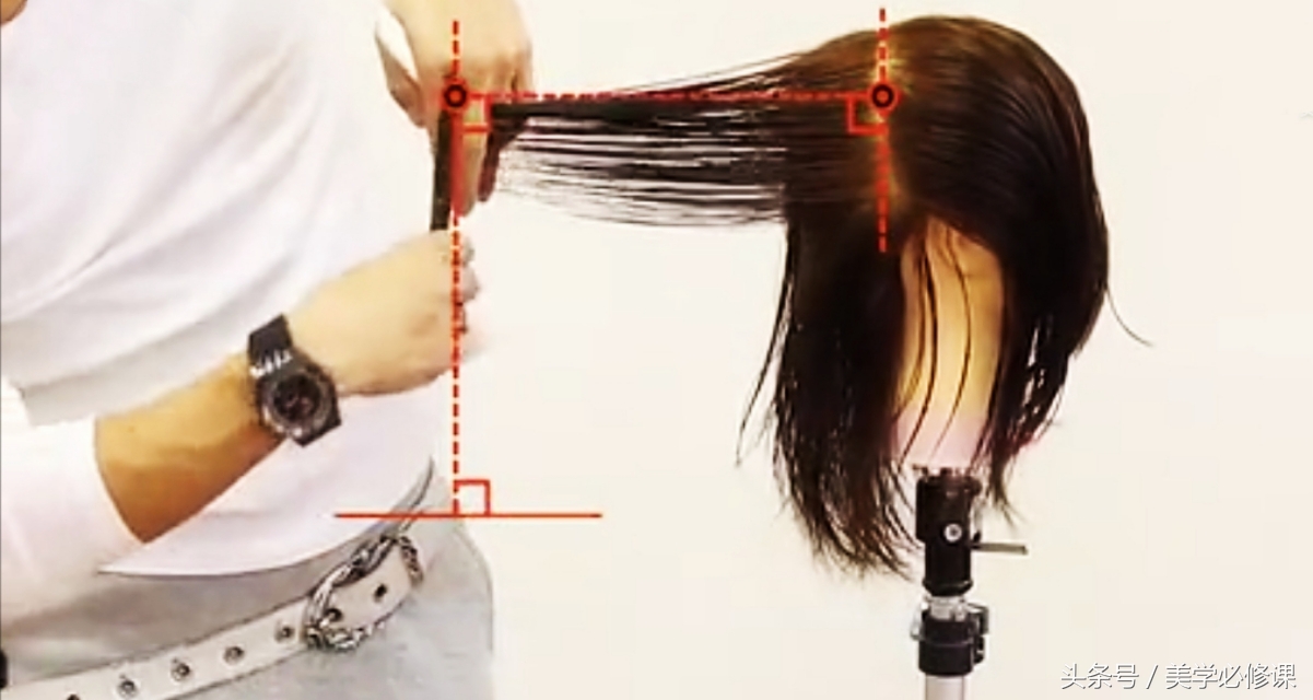 剪发时怎样才能快速弄干净碎发,零基础女士长碎发剪发教程
