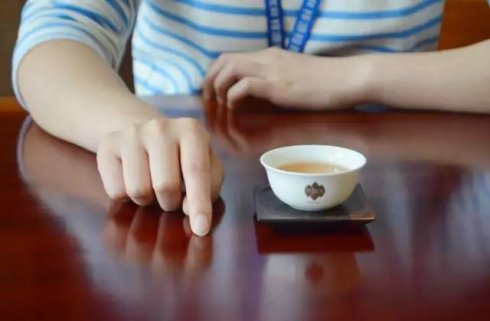 汽车喇叭语音一声二声代表什么,汽车喇叭按一声是什么意思