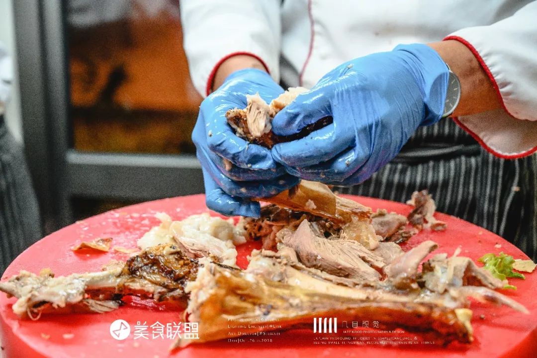 走进蒙古包吃烤羊美食,昆明必吃烤全羊好去处