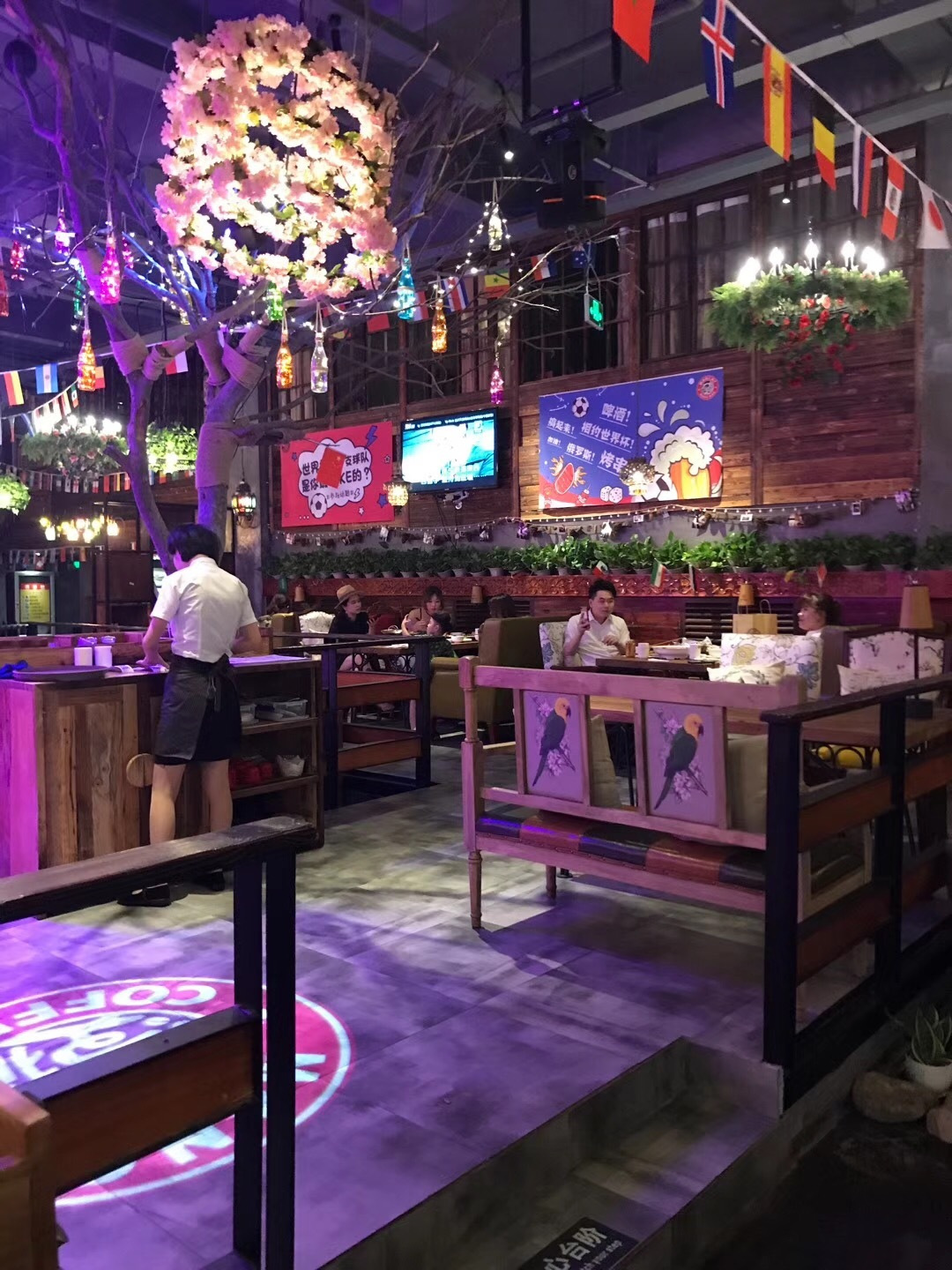 鍜栧暋缁忚惀妯″紡瀵规瘮鍒嗘瀽,灏忓挅鍟″簵缁忓吀缁忚惀妯″紡