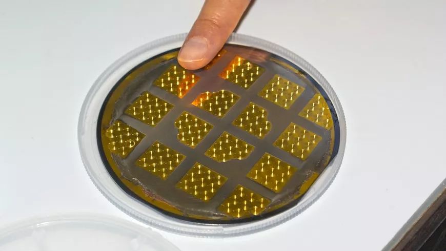 机械手表游丝怎么装视频,新款机械手表上发条吗