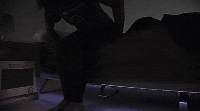 如果说床是青春的坟墓，那我宁可死在这张床上！