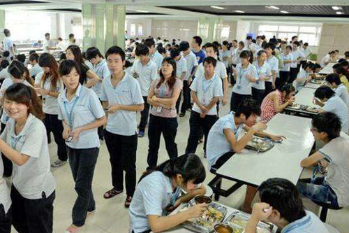 在工厂工作十年有什么好处,在工厂干十多年是什么感觉