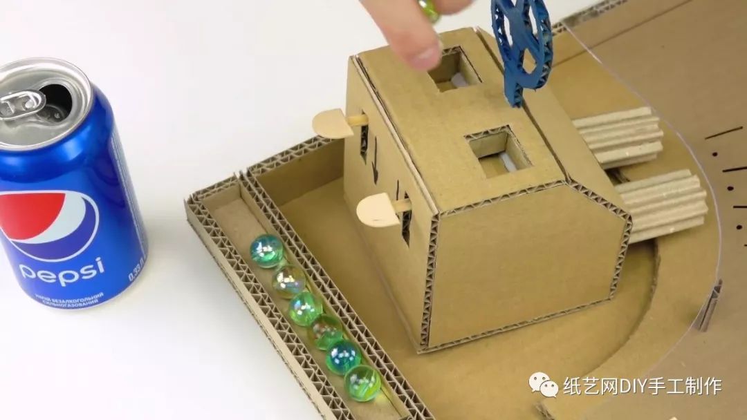 怎么用卡纸做战舰,卡纸做海盗战斗机