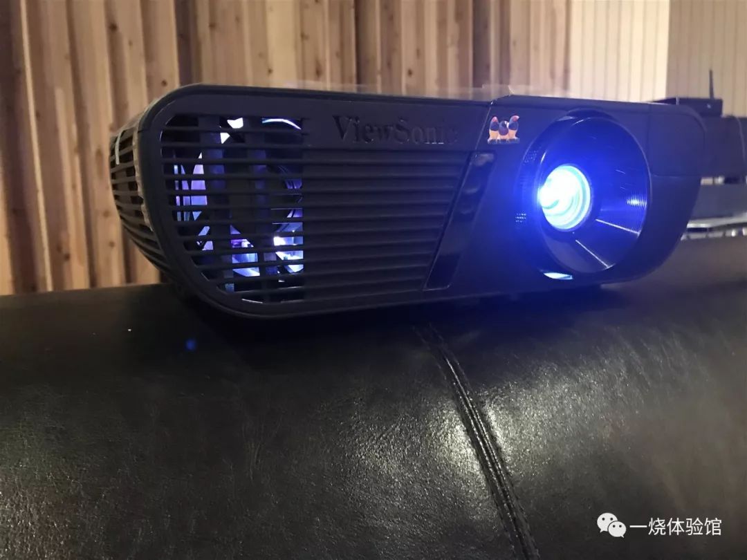 原来低端4K也可以这样碾压1080P-4KDLP投影机是否值得购买？