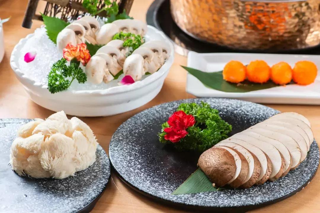 逆天！魔都这家“火锅界Cartier”按身高差打折，差的越多越便宜