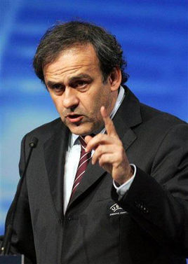 足球历史上100大巨星排名,足球史上的10大巨星分别是哪十位