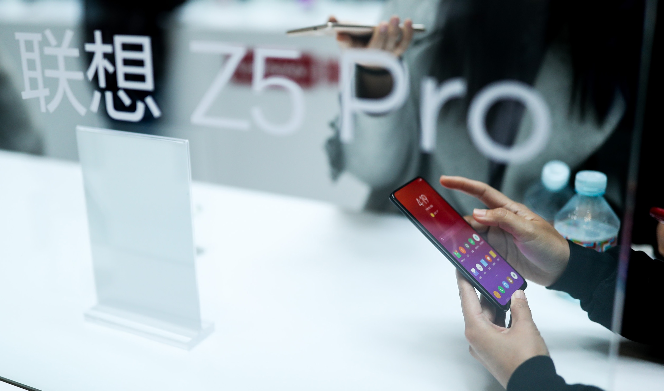 联想z5pro上手视频滑盖式全面屏,联想z5pro855版评价