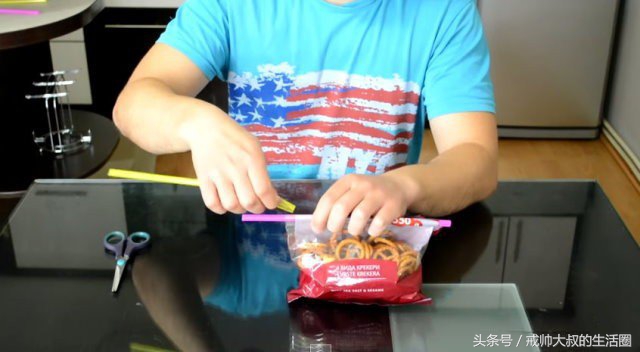 用吸管做封口夹一根就够了,自制封口夹用吸管