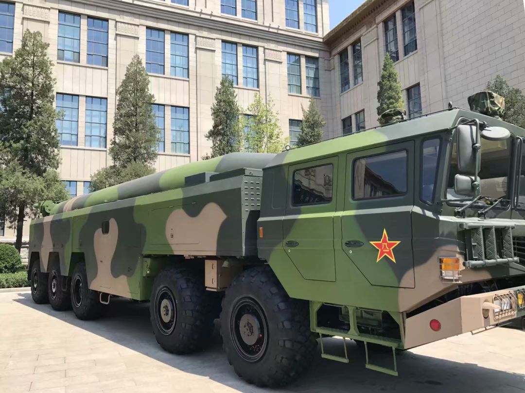 神奇的“同城快递”，教你如何辨认东风“中近程导弹三剑客”