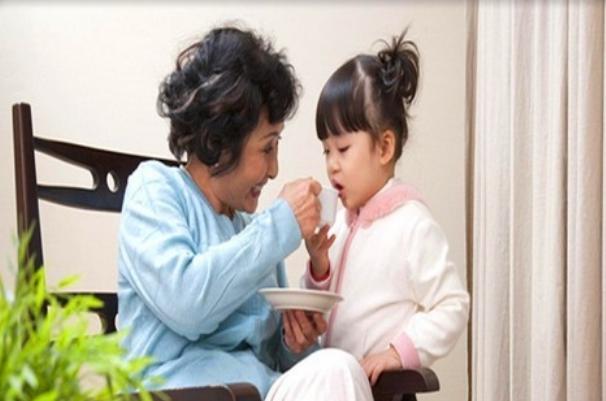 孩子衣来伸手饭来张口视频,如何提高宝宝开口欲望