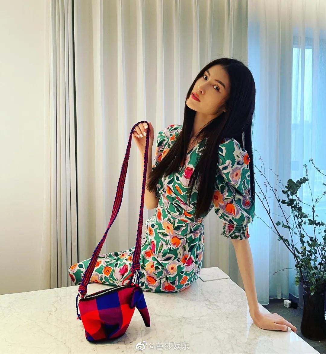 还在穿短袖吗,夏季法式泡泡袖怎么穿