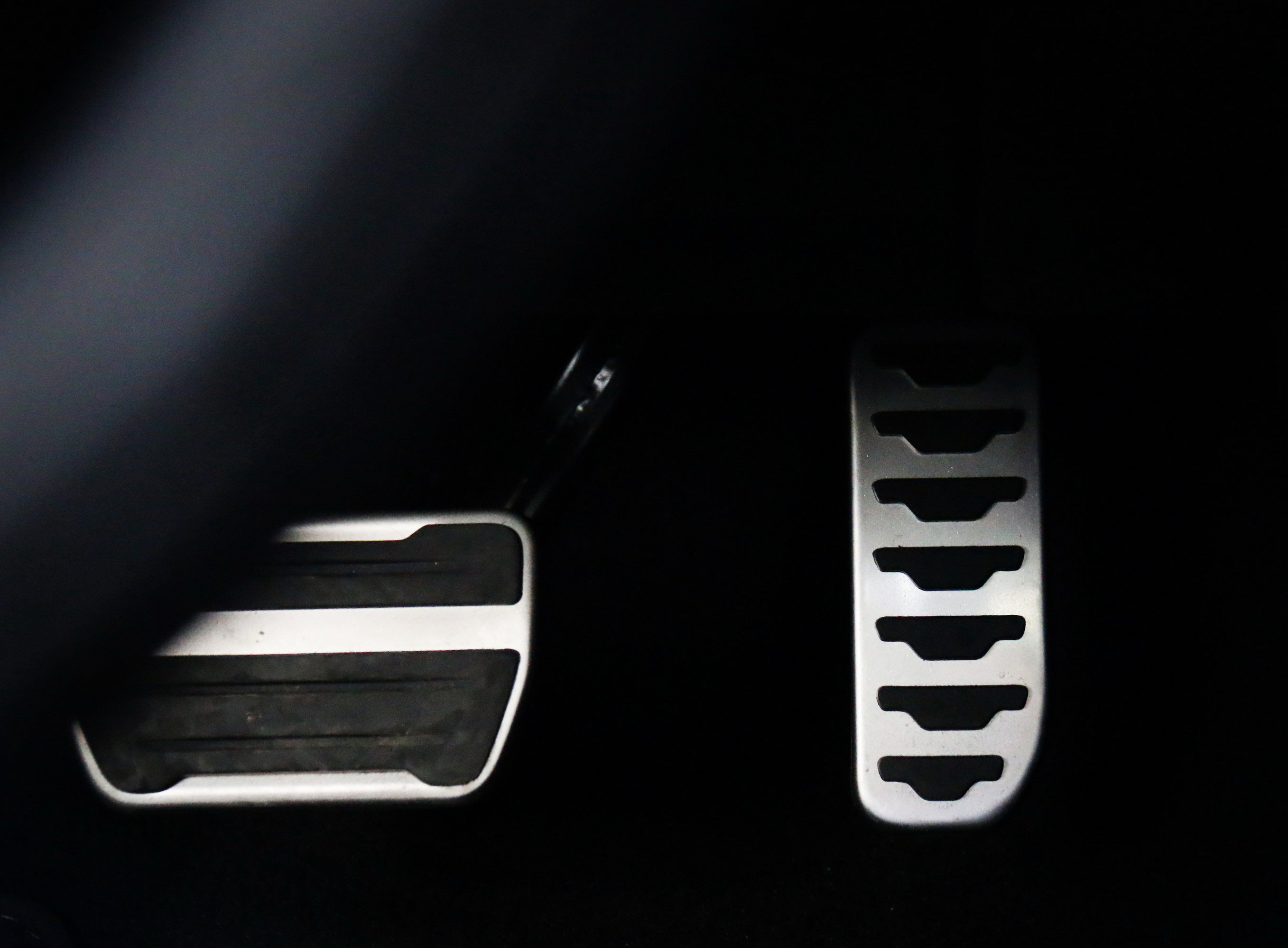 路虎揽胜极光l怎么样值得购买吗,2022路虎揽胜极光l值得买么