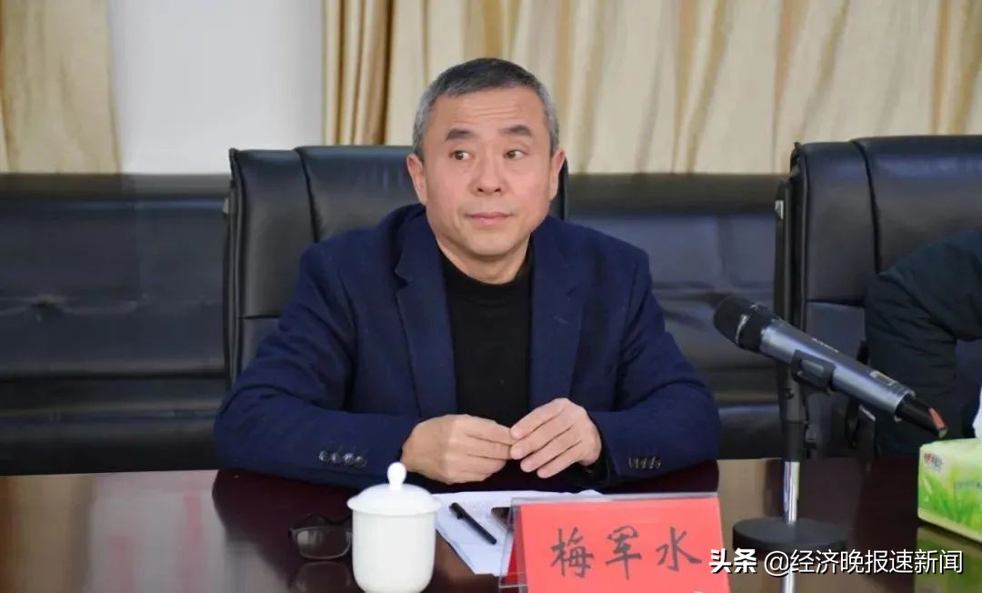 江西省普通高*特中**色学校评估组专家在临川三中开展评估活动